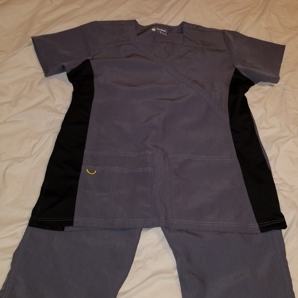 WonderWink Other - Gray Scrubs Set